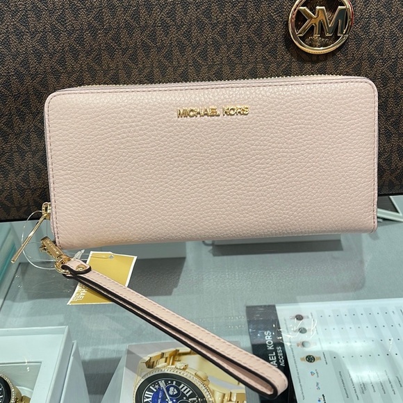 MICHAEL KORS LARGE TRAVEL CONTINENTAL WRISTLET WALLET PHONEHOLDER POWDER BLUSH - Picture 16 of 16